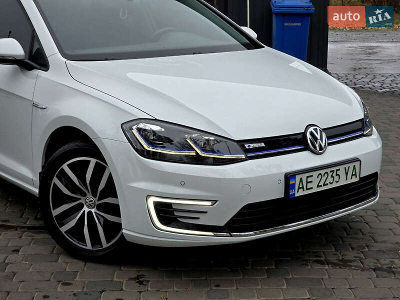 Хэтчбек Volkswagen e-Golf 2020 в Першотравенске