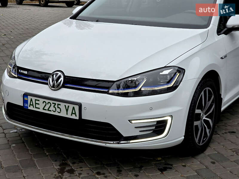Хэтчбек Volkswagen e-Golf 2020 в Першотравенске