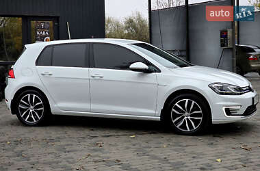 Хэтчбек Volkswagen e-Golf 2020 в Першотравенске