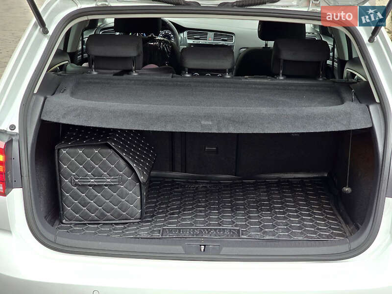 Хэтчбек Volkswagen e-Golf 2020 в Першотравенске