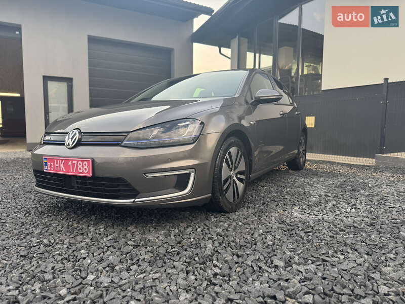 Хетчбек Volkswagen e-Golf 2015 в Рівному