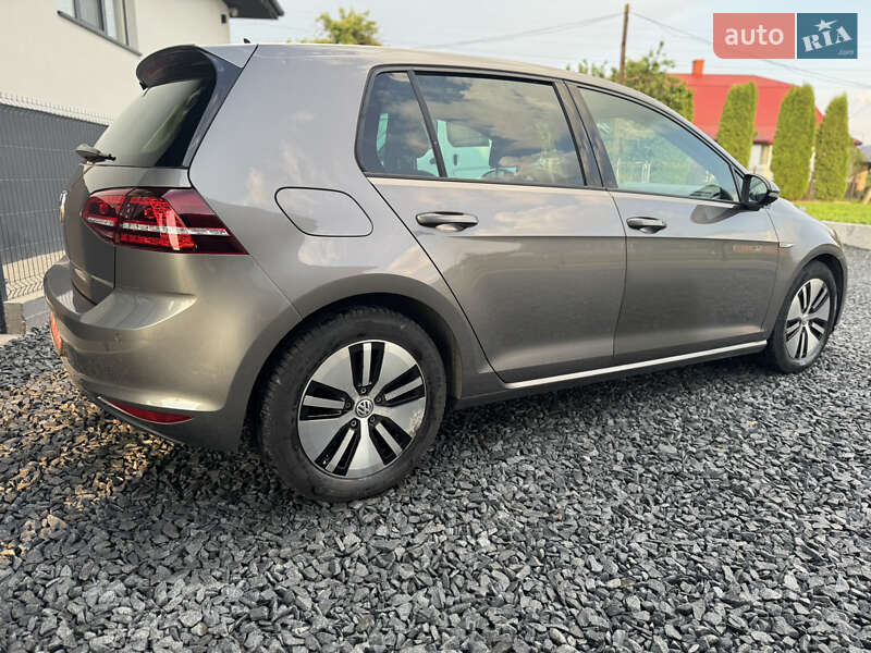 Хетчбек Volkswagen e-Golf 2015 в Рівному