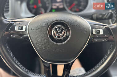 Хэтчбек Volkswagen e-Golf 2015 в 