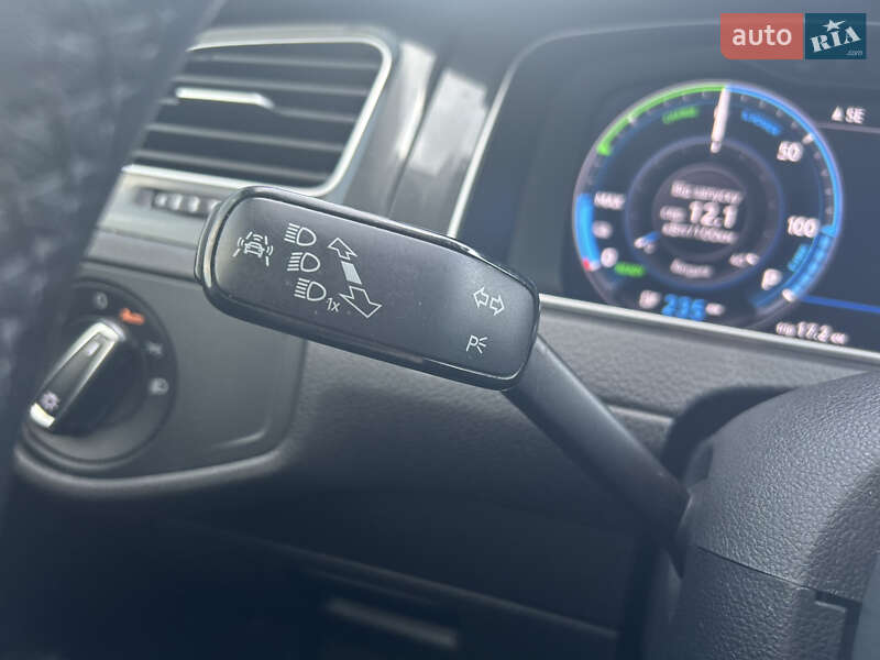 Хэтчбек Volkswagen e-Golf 2017 в Житомире