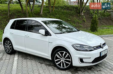 Хэтчбек Volkswagen e-Golf 2018 в 