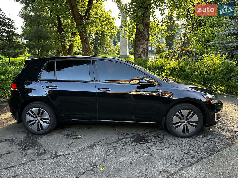 Хетчбек Volkswagen e-Golf 2017 в Києві фото 4 Хетчбек Volkswagen e-Golf 2017 в Києві