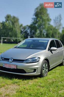 Хэтчбек Volkswagen e-Golf 2018 в 