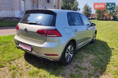 Хэтчбек Volkswagen e-Golf 2018 в 