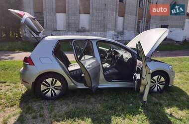 Хэтчбек Volkswagen e-Golf 2018 в 