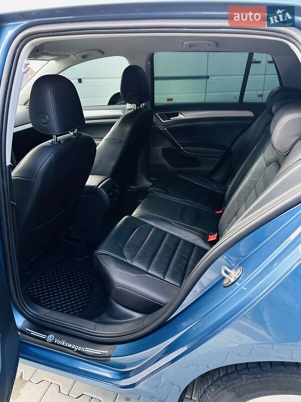 Хэтчбек Volkswagen e-Golf 2016 в Львове