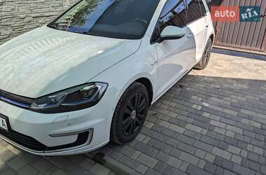 Хетчбек Volkswagen e-Golf 2017 в Жовтих Водах