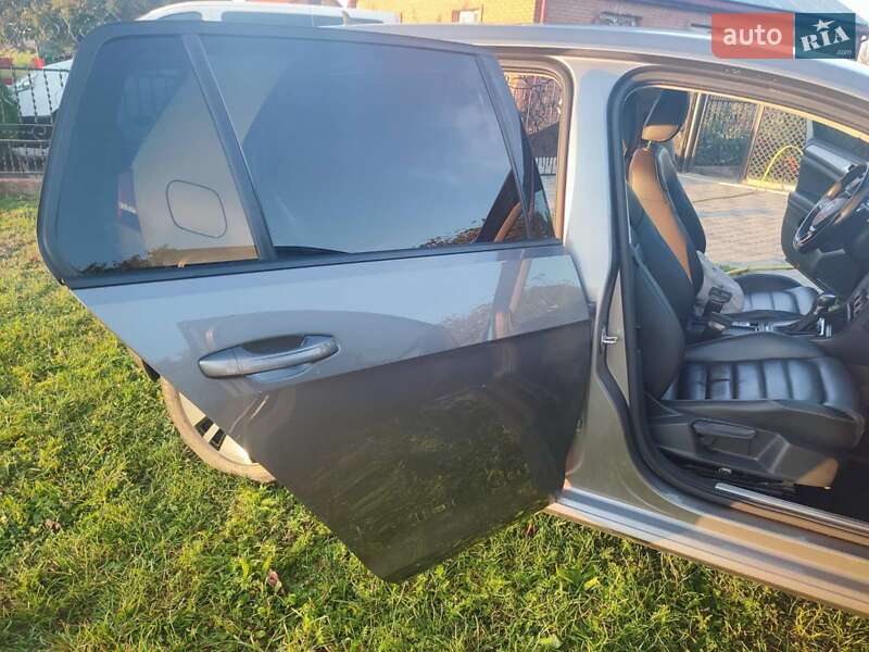 Хэтчбек Volkswagen e-Golf 2016 в Нововолынске