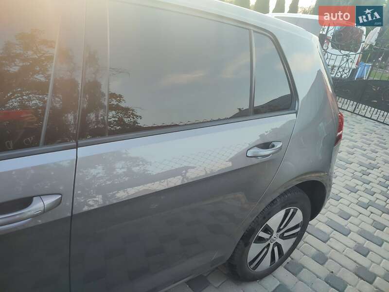 Хэтчбек Volkswagen e-Golf 2016 в Нововолынске