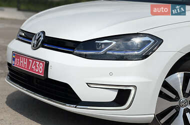 Хэтчбек Volkswagen e-Golf 2017 в 