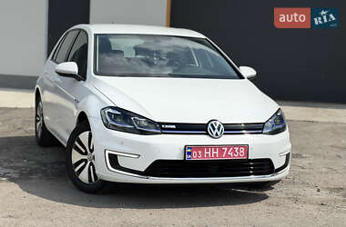 Хэтчбек Volkswagen e-Golf 2017 в 