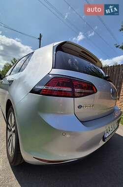 Хэтчбек Volkswagen e-Golf 2016 в 
