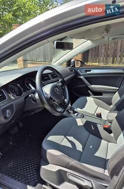 Хэтчбек Volkswagen e-Golf 2016 в 
