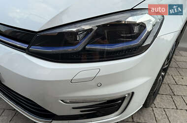 Хэтчбек Volkswagen e-Golf 2020 в 