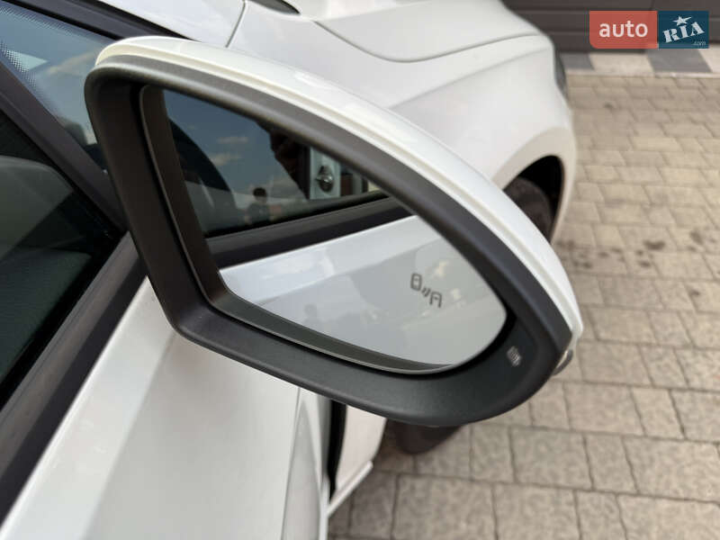 Хетчбек Volkswagen e-Golf 2020 в Мукачевому