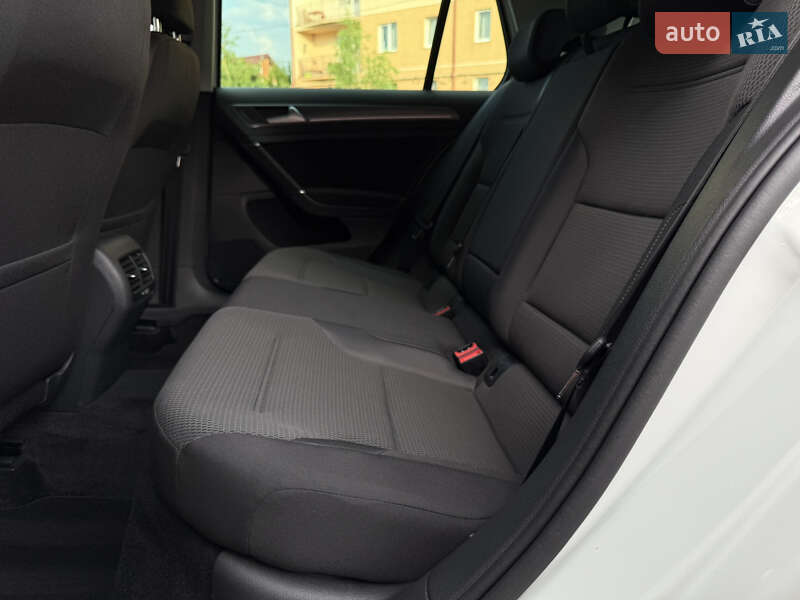 Хетчбек Volkswagen e-Golf 2020 в Мукачевому