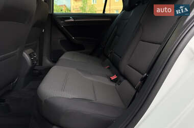 Хэтчбек Volkswagen e-Golf 2020 в 