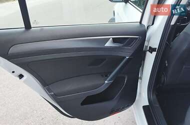 Хэтчбек Volkswagen e-Golf 2019 в 