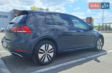 Хэтчбек Volkswagen e-Golf 2017 в 