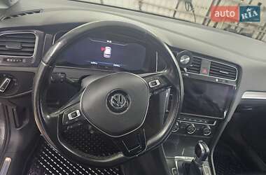 Хэтчбек Volkswagen e-Golf 2017 в 