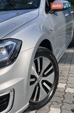 Хэтчбек Volkswagen e-Golf 2019 в 