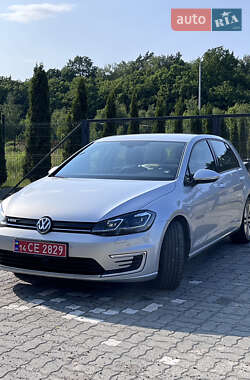 Хэтчбек Volkswagen e-Golf 2019 в 