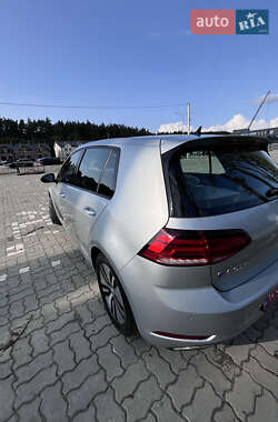 Хэтчбек Volkswagen e-Golf 2019 в 