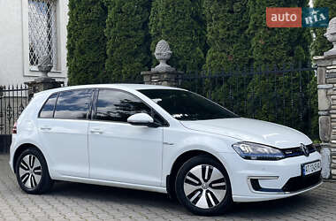 Хэтчбек Volkswagen e-Golf 2015 в 