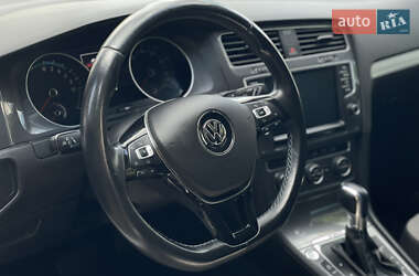 Хэтчбек Volkswagen e-Golf 2015 в 