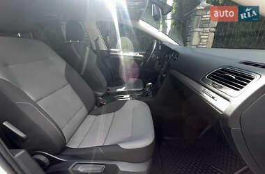 Хэтчбек Volkswagen e-Golf 2015 в 