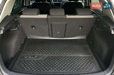 Хэтчбек Volkswagen e-Golf 2015 в 
