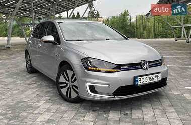 Хетчбек Volkswagen e-Golf 2015 в Винниках