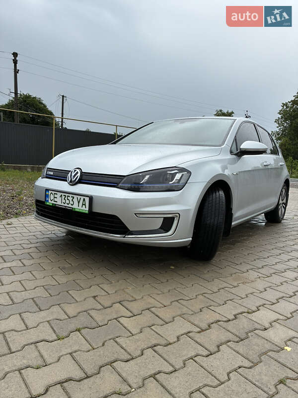 Хэтчбек Volkswagen e-Golf 2015 в Черновцах