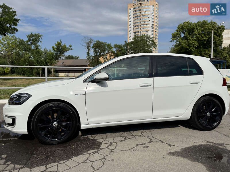 Хэтчбек Volkswagen e-Golf 2017 в Харькове фото 11 Хэтчбек Volkswagen e-Golf 2017 в Харькове