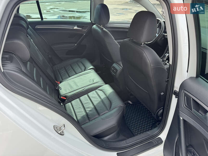 Хэтчбек Volkswagen e-Golf 2017 в Харькове фото 24 Хэтчбек Volkswagen e-Golf 2017 в Харькове