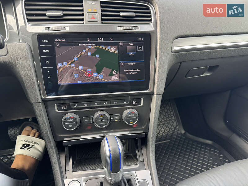 Хэтчбек Volkswagen e-Golf 2017 в Харькове фото 45 Хэтчбек Volkswagen e-Golf 2017 в Харькове