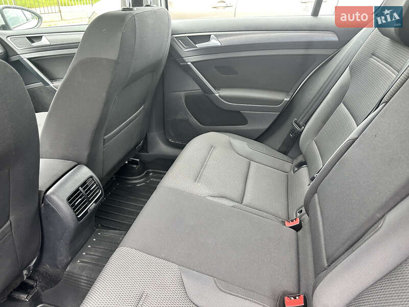 Хетчбек Volkswagen e-Golf 2019 в Іршаві