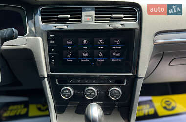 Хэтчбек Volkswagen e-Golf 2020 в 