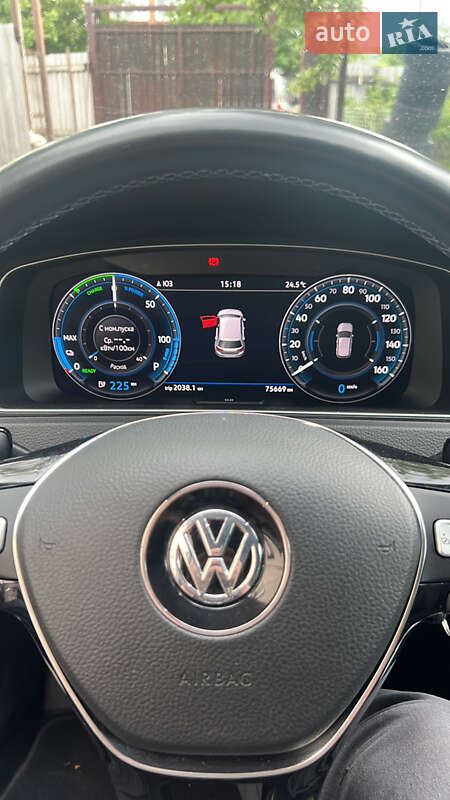 Хетчбек Volkswagen e-Golf 2019 в Харкові
