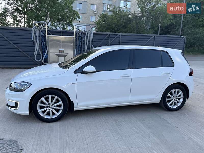Хетчбек Volkswagen e-Golf 2017 в П'ятихатках