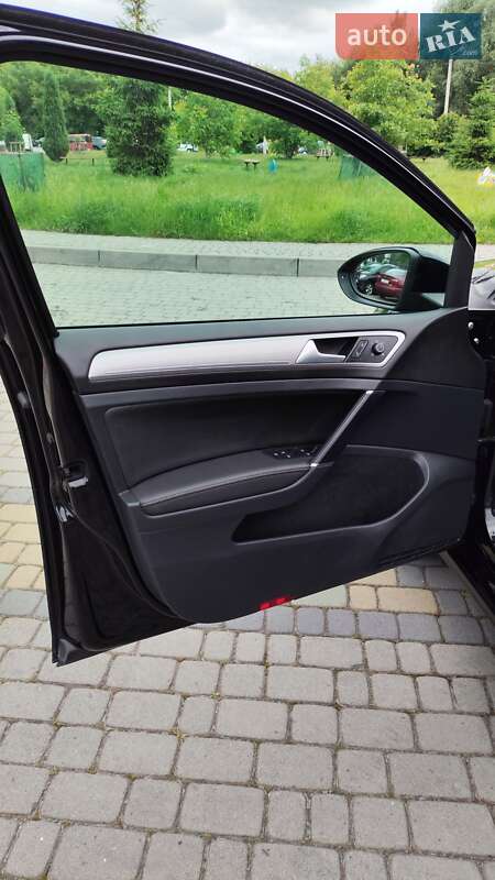 Хетчбек Volkswagen e-Golf 2016 в Львові фото 17 Хетчбек Volkswagen e-Golf 2016 в Львові