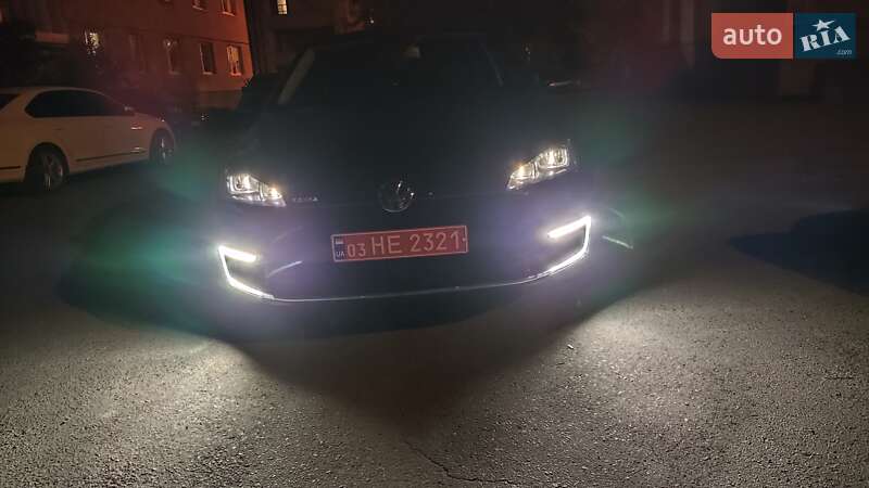 Хетчбек Volkswagen e-Golf 2016 в Львові фото 72 Хетчбек Volkswagen e-Golf 2016 в Львові