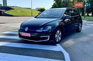 Хетчбек Volkswagen e-Golf 2015 в Києві
