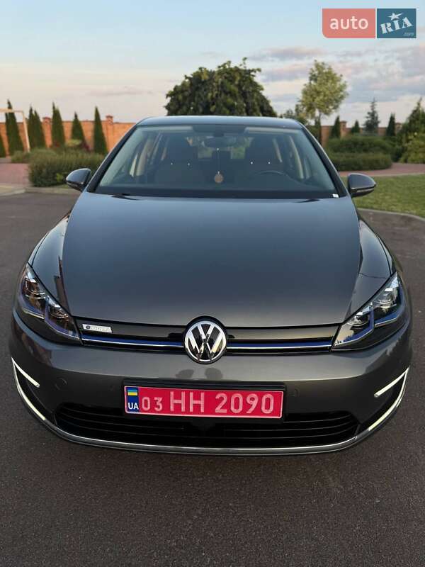 Хэтчбек Volkswagen e-Golf 2018 в 