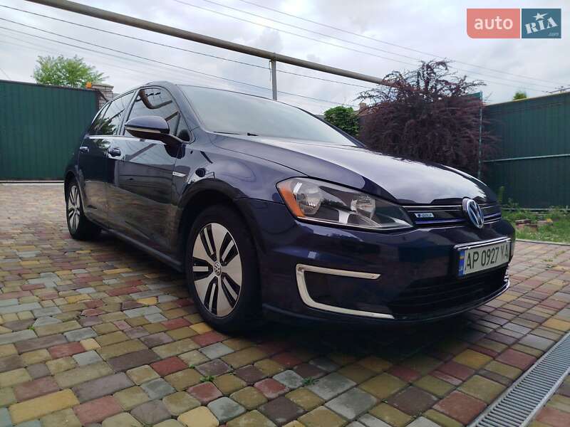 Volkswagen e-Golf 2015