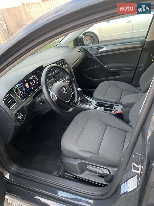 Хэтчбек Volkswagen e-Golf 2020 в Черноморске